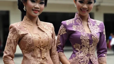 Kebaya Traditional Indonesia Clothing