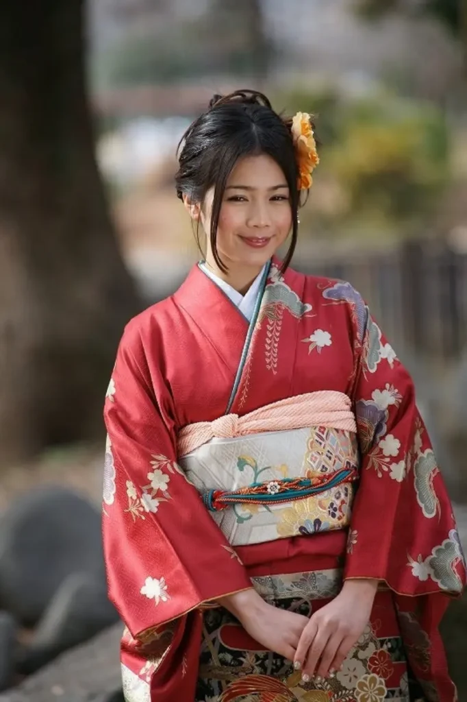Kimono (Japan) Timeless Elegance in Flowing Lines