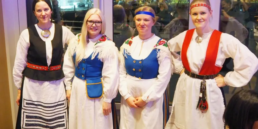 National Costumes (Kansallispuvut)