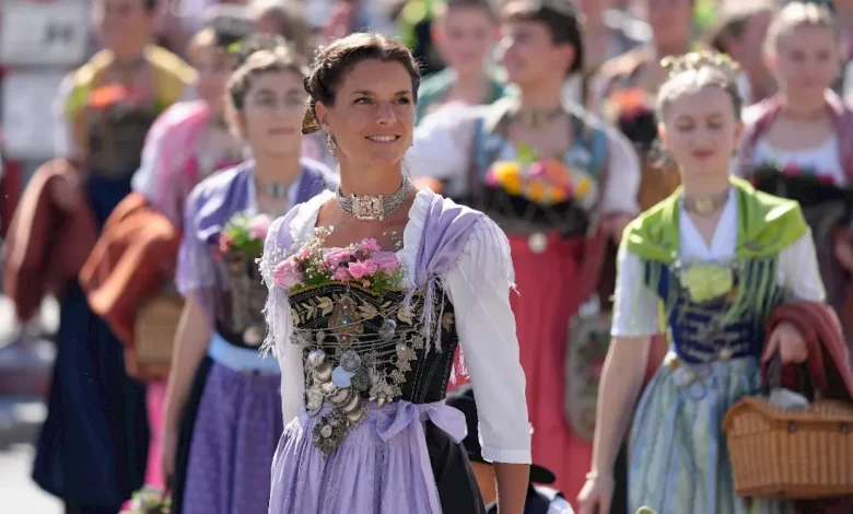 traditional costumes in europe